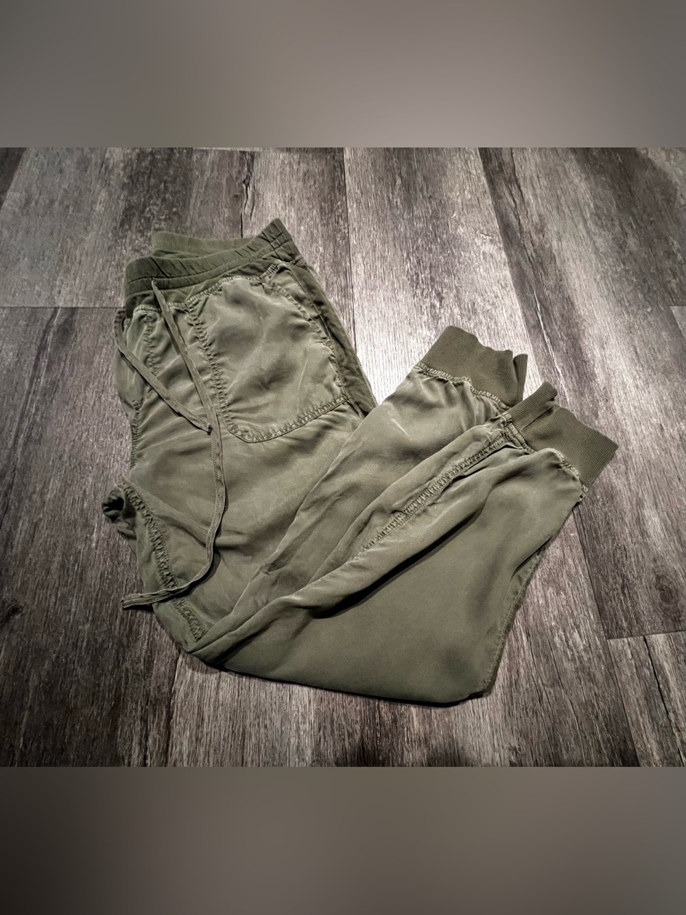Caslon green joggers